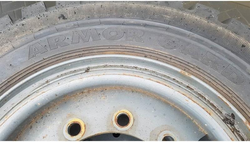 ARMOR Gard 9.00-20 - Tyre/Reifen/Band - Wheels and tires for Construction machinery: picture 3 ARMOR Gard 9.00-20 - Tyre/Reifen/Band - Wheels and tires for Construction machinery: picture 3