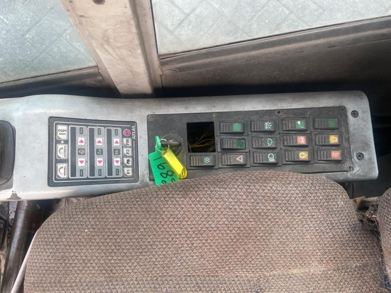 Atlas 1704MH - Cabin/Kabine/Cabine - Cab and interior for Construction machinery: picture 5 Atlas 1704MH - Cabin/Kabine/Cabine - Cab and interior for Construction machinery: picture 5