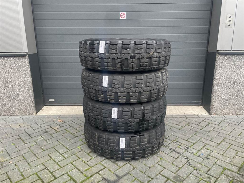 Atlas AR65-Continental 12.5R20-Tire/Reifen/Band - Wheels and tires for Construction machinery: picture 1 Atlas AR65-Continental 12.5R20-Tire/Reifen/Band - Wheels and tires for Construction machinery: picture 1