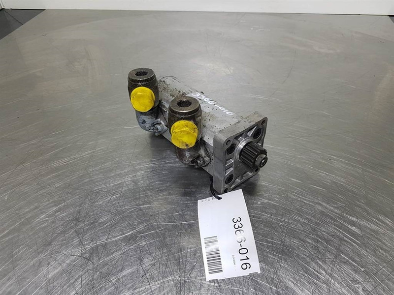 Casappa - Gearpump/Zahnradpumpe/Tandwielpomp - Hydraulics: picture 1 Casappa - Gearpump/Zahnradpumpe/Tandwielpomp - Hydraulics: picture 1