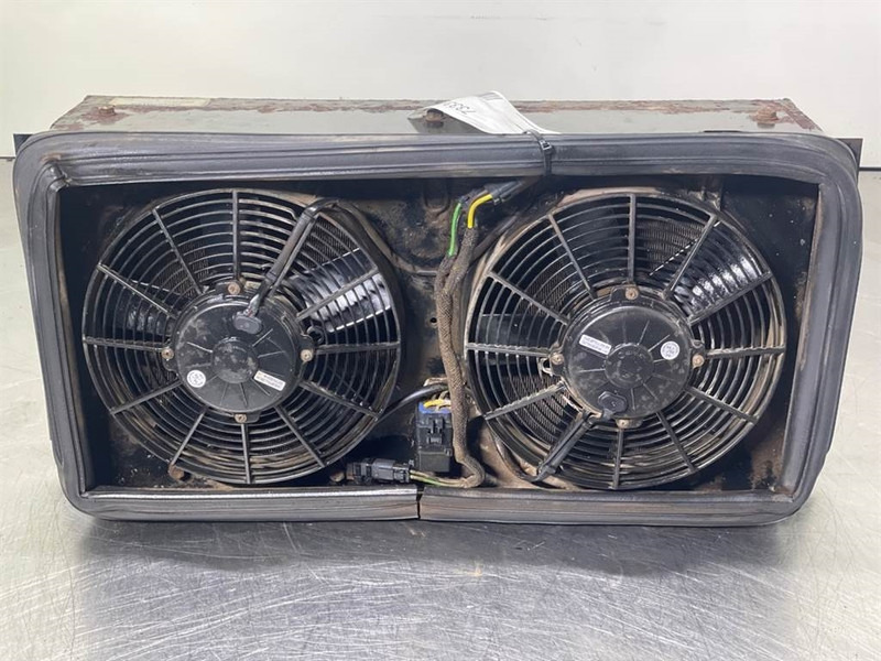 Cat 924G-199-7041-Airco condenser/Klimakondensator - Frame/ Chassis for Construction machinery: picture 3 Cat 924G-199-7041-Airco condenser/Klimakondensator - Frame/ Chassis for Construction machinery: picture 3