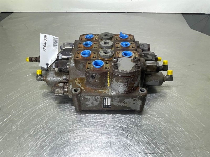 Hyundai HL757-7A-31LD-00030-WA28D7D7F1-57-Valve/Ventile - Hydraulics for Construction machinery: picture 4 Hyundai HL757-7A-31LD-00030-WA28D7D7F1-57-Valve/Ventile - Hydraulics for Construction machinery: picture 4