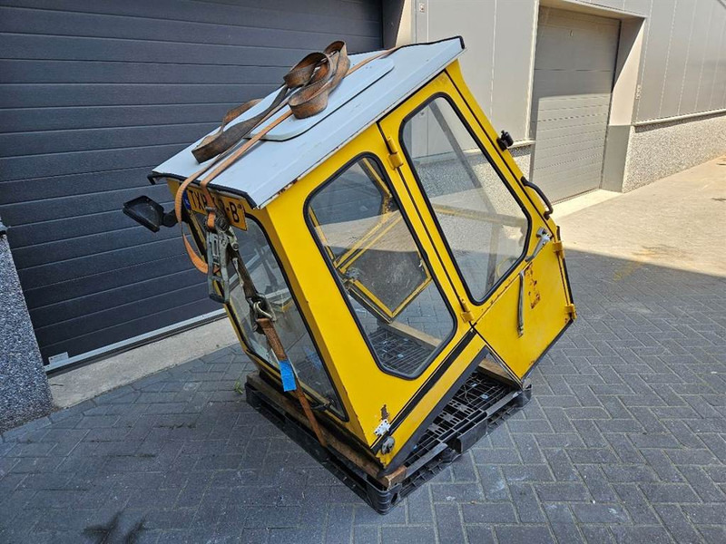 Kramer 512SL - Cabin/Kabine/Cabine - Cab and interior for Construction machinery: picture 5 Kramer 512SL - Cabin/Kabine/Cabine - Cab and interior for Construction machinery: picture 5
