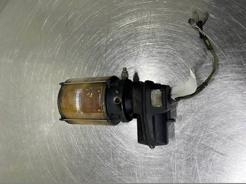 Liebherr A924B-10011910-Lubricating pump/Zentralsmierpumpe - Frame/ Chassis for Construction machinery: picture 1 Liebherr A924B-10011910-Lubricating pump/Zentralsmierpumpe - Frame/ Chassis for Construction machinery: picture 1