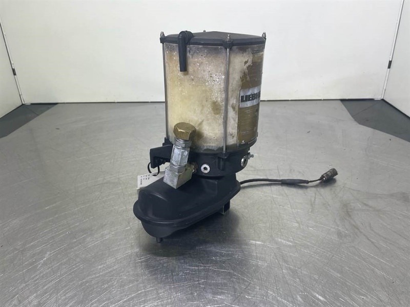 Liebherr A934C-10228443-Lubricating pump/Vetsmeerpomp - Frame/ Chassis for Construction machinery: picture 2 Liebherr A934C-10228443-Lubricating pump/Vetsmeerpomp - Frame/ Chassis for Construction machinery: picture 2