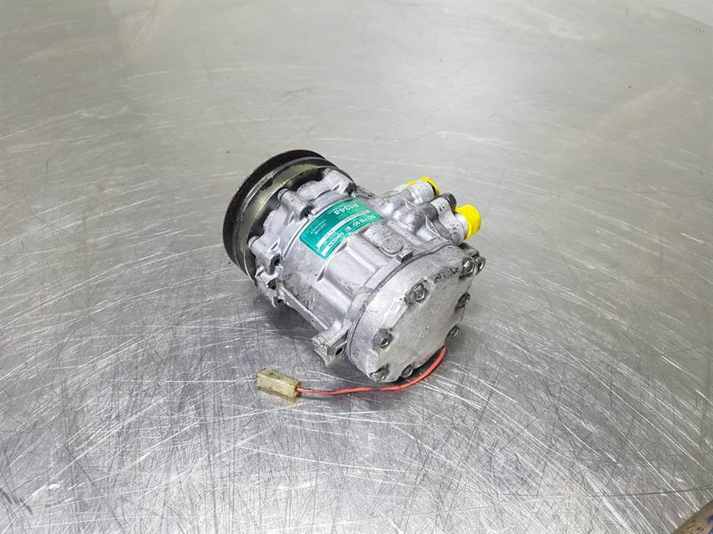 Liebherr L507-Sanden SD7B10-7170-Compressor/Kompressor - A/C compressor for Construction machinery: picture 2 Liebherr L507-Sanden SD7B10-7170-Compressor/Kompressor - A/C compressor for Construction machinery: picture 2