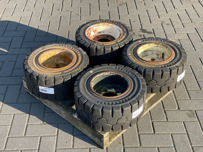 Linde -Trelleborg 200/50-10-Tire/Reifen/Band - Wheels and tires for Construction machinery: picture 1 Linde -Trelleborg 200/50-10-Tire/Reifen/Band - Wheels and tires for Construction machinery: picture 1