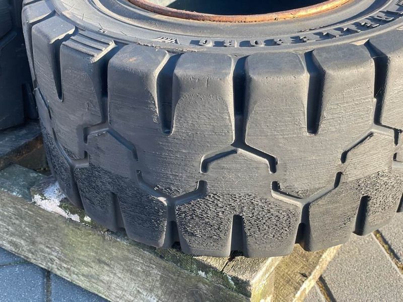Linde -Trelleborg 200/50-10-Tire/Reifen/Band - Wheels and tires for Construction machinery: picture 3 Linde -Trelleborg 200/50-10-Tire/Reifen/Band - Wheels and tires for Construction machinery: picture 3