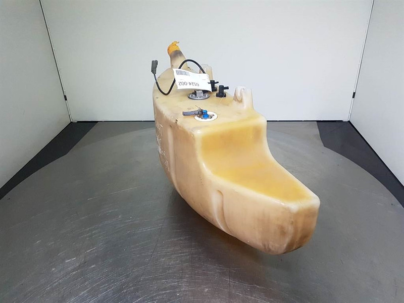 Manitou 160ATJ - Fuel tank/Kraftstofftank/Brandstoftank - Frame/ Chassis for Construction machinery: picture 3 Manitou 160ATJ - Fuel tank/Kraftstofftank/Brandstoftank - Frame/ Chassis for Construction machinery: picture 3