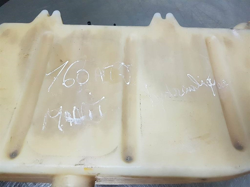 Manitou 160ATJ - Fuel tank/Kraftstofftank/Brandstoftank - Frame/ Chassis for Construction machinery: picture 5 Manitou 160ATJ - Fuel tank/Kraftstofftank/Brandstoftank - Frame/ Chassis for Construction machinery: picture 5