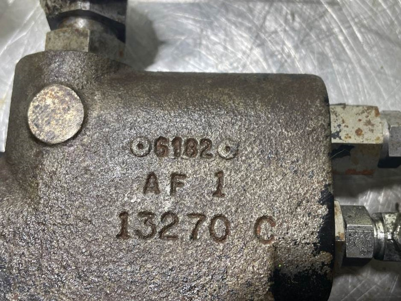 New Holland W110C - Priority valve/Prioritaetsventil - Hydraulics for Construction machinery: picture 5 New Holland W110C - Priority valve/Prioritaetsventil - Hydraulics for Construction machinery: picture 5