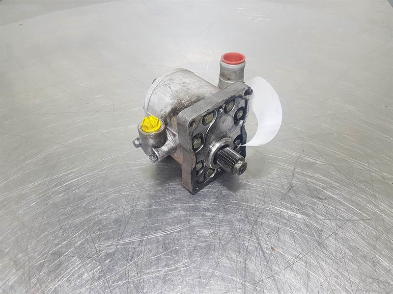 Perkins T4.236-XugpaBnuka C80X-Gearpump/Zahnradpumpe - Hydraulics for Construction machinery: picture 1 Perkins T4.236-XugpaBnuka C80X-Gearpump/Zahnradpumpe - Hydraulics for Construction machinery: picture 1