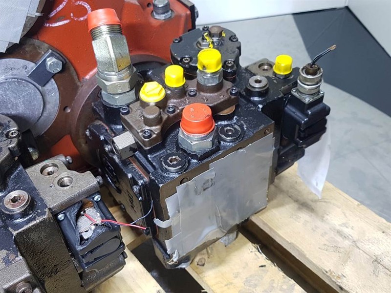 Sauer Sundstrand 42L41DE1A602B2B - Drive pump/Fahr - Hydraulics: picture 3 Sauer Sundstrand 42L41DE1A602B2B - Drive pump/Fahr - Hydraulics: picture 3