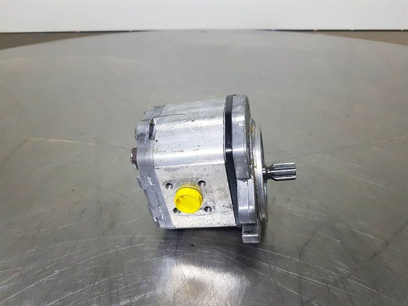 Sauer Sundstrand SNP2/4DSC06REPG/5D - Gearpump/Zah - Hydraulics for Construction machinery: picture 2 Sauer Sundstrand SNP2/4DSC06REPG/5D - Gearpump/Zah - Hydraulics for Construction machinery: picture 2