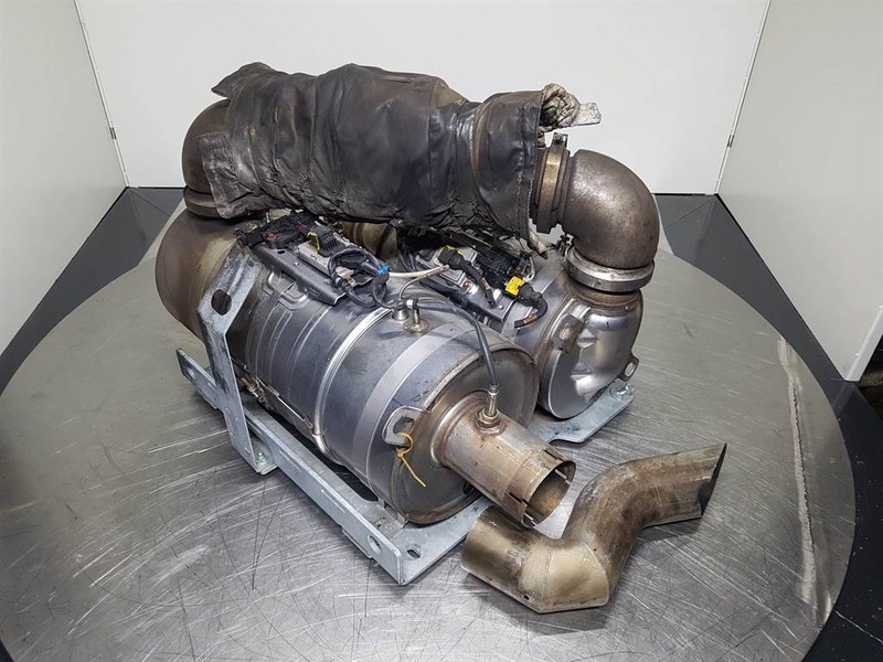 Sennebogen 818 - Exhaust system/Auspuff/Uitlaat - Engine and parts for Construction machinery: picture 5 Sennebogen 818 - Exhaust system/Auspuff/Uitlaat - Engine and parts for Construction machinery: picture 5