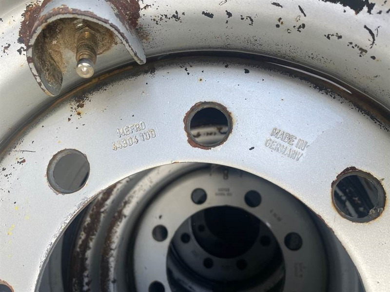 Terex AL80-Dunlop 405/70R18 (15.5/70R18)-Tire/Reifen on lease Terex AL80-Dunlop 405/70R18 (15.5/70R18)-Tire/Reifen: picture 8 Terex AL80-Dunlop 405/70R18 (15.5/70R18)-Tire/Reifen on lease Terex AL80-Dunlop 405/70R18 (15.5/70R18)-Tire/Reifen: picture 8