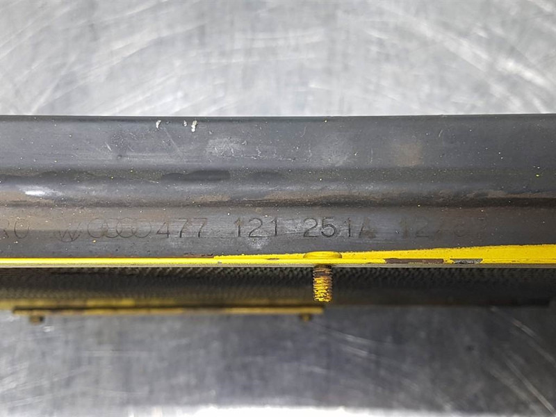 Volkswagen 477121251A-Cooler/Kühler/Koeler - Engine and parts for Construction machinery: picture 4 Volkswagen 477121251A-Cooler/Kühler/Koeler - Engine and parts for Construction machinery: picture 4