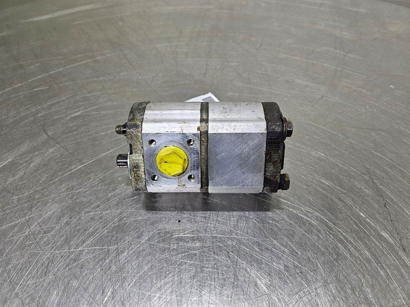 Volvo L35B-ZM2810806-Haldex WQ09A2-Gearpump/Zahnradpumpe - Hydraulics for Construction machinery: picture 2 Volvo L35B-ZM2810806-Haldex WQ09A2-Gearpump/Zahnradpumpe - Hydraulics for Construction machinery: picture 2