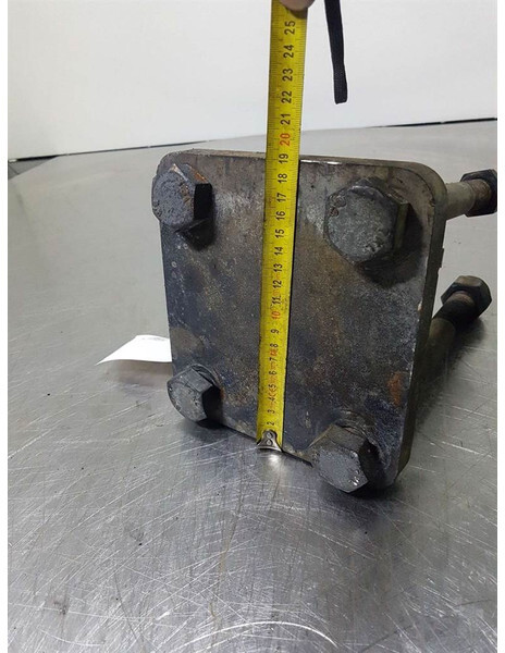 Yanmar V70 Speeder-6435539030-Axle mounting/Asstrop - Frame/ Chassis for Construction machinery: picture 5 Yanmar V70 Speeder-6435539030-Axle mounting/Asstrop - Frame/ Chassis for Construction machinery: picture 5