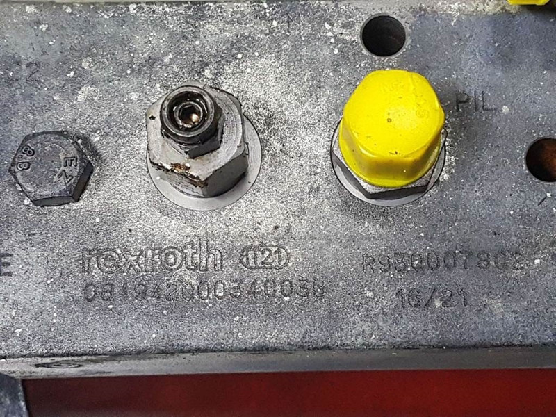 Yanmar V70 Speeder-Lifting cylinder/Hubzylinder/Cilinder - Hydraulics for Construction machinery: picture 4 Yanmar V70 Speeder-Lifting cylinder/Hubzylinder/Cilinder - Hydraulics for Construction machinery: picture 4