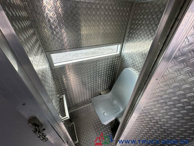 Mercedes-Benz Setra prison transporter 15 cells - 29 prisoners - Bus: picture 3 Mercedes-Benz Setra prison transporter 15 cells - 29 prisoners - Bus: picture 3