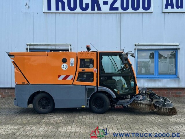 DULEVO 2000 3 Besen- 4x4Allrad- 4 Radlenkung - Road sweeper: picture 5 DULEVO 2000 3 Besen- 4x4Allrad- 4 Radlenkung - Road sweeper: picture 5
