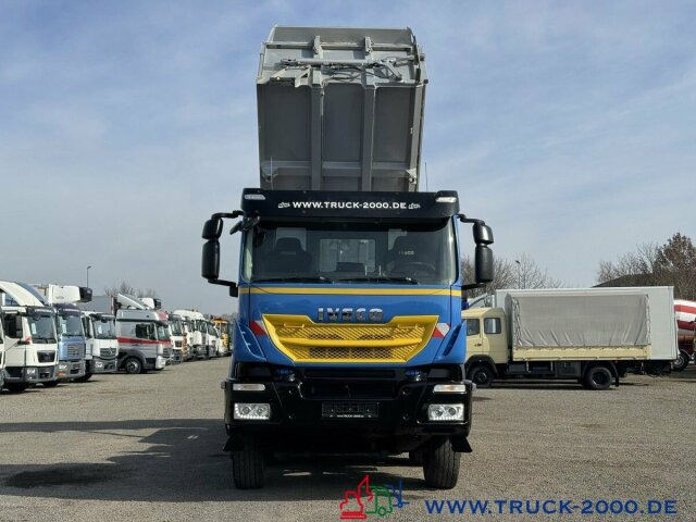 Iveco 340T45 Trakker 8x4 Bordmatik Links+Hinten 351TKM - Tipper: picture 3 Iveco 340T45 Trakker 8x4 Bordmatik Links+Hinten 351TKM - Tipper: picture 3