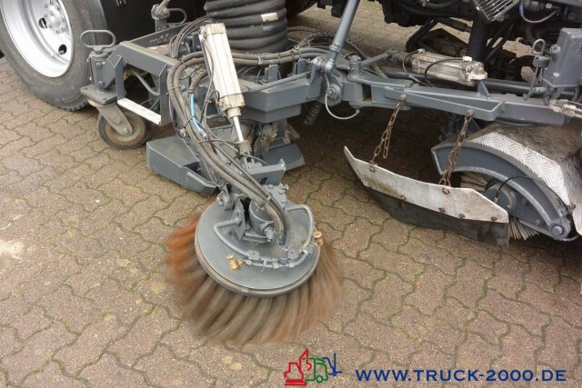 Mercedes-Benz Atego 1324 HSW Explorer 6 Hecksauger Vorsprühen - Road sweeper: picture 3 Mercedes-Benz Atego 1324 HSW Explorer 6 Hecksauger Vorsprühen - Road sweeper: picture 3