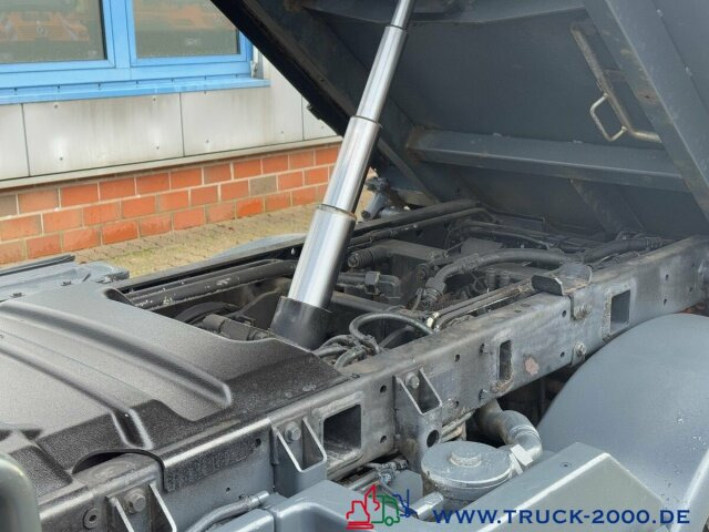 Multicar Tremo X56 Winterdienst Streuer + Besen NUR8568KM - Road sweeper: picture 4 Multicar Tremo X56 Winterdienst Streuer + Besen NUR8568KM - Road sweeper: picture 4