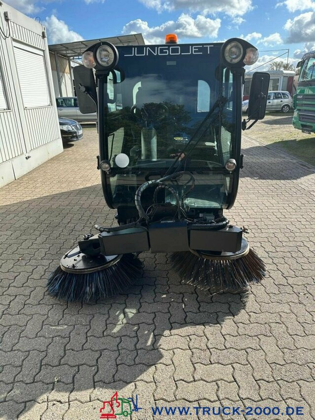 Nilfisk JungoJet3500 Winterdienst & Kehrmaschine - Road sweeper: picture 5 Nilfisk JungoJet3500 Winterdienst & Kehrmaschine - Road sweeper: picture 5