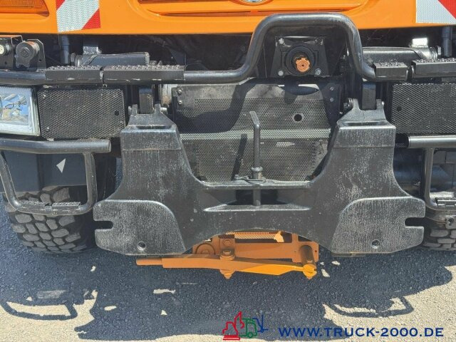 Unimog U300 4x4 Winterdienst Salzstreuer Zapfwelle - Truck: picture 3 Unimog U300 4x4 Winterdienst Salzstreuer Zapfwelle - Truck: picture 3