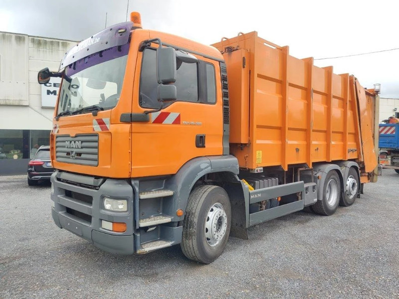 Garbage truck MAN TGA 26.320 6x2 garbage truck ZOELLER: picture 1