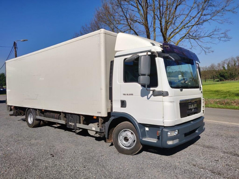 MAN TGL 12.220 TGL 12.220 bakwagen met laadklep euro5 - Box truck: picture 2 MAN TGL 12.220 TGL 12.220 bakwagen met laadklep euro5 - Box truck: picture 2