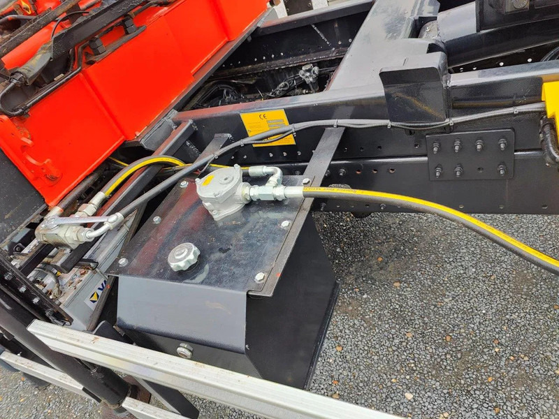 Hook lift truck, Crane truck MAN TGL 12.250 City-Abroller Container + Palfinger PK5001 Remote: picture 16