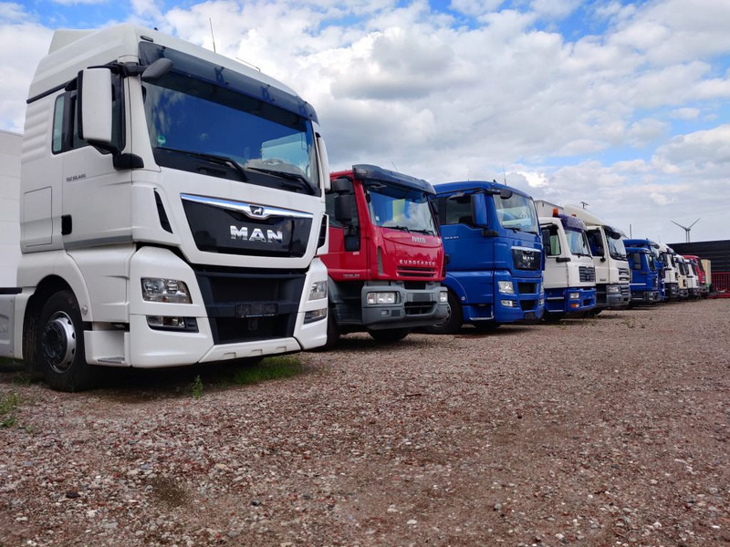 MAN Wij zoeken vrachtwagens / kranen / containersystemen - Box truck: picture 4 MAN Wij zoeken vrachtwagens / kranen / containersystemen - Box truck: picture 4