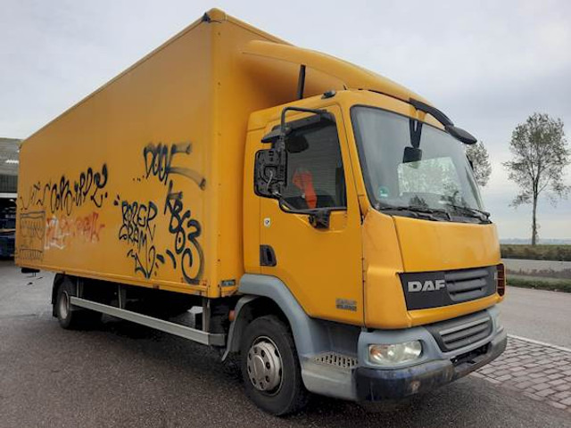 DAF LF45.250 - Box truck: picture 3 DAF LF45.250 - Box truck: picture 3