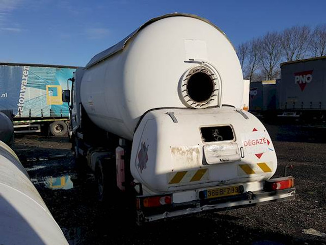 Renault MIDLUM 220 GAS / LPG - Tank truck: picture 4 Renault MIDLUM 220 GAS / LPG - Tank truck: picture 4