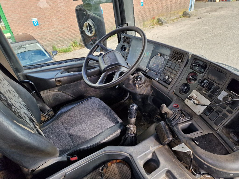 Scania P 124 CB 360 6x4 - Tipper: picture 3 Scania P 124 CB 360 6x4 - Tipper: picture 3