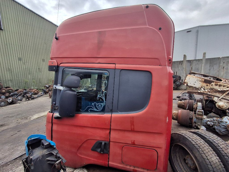 Scania R124 topline cabin - Cab and interior: picture 5 Scania R124 topline cabin - Cab and interior: picture 5