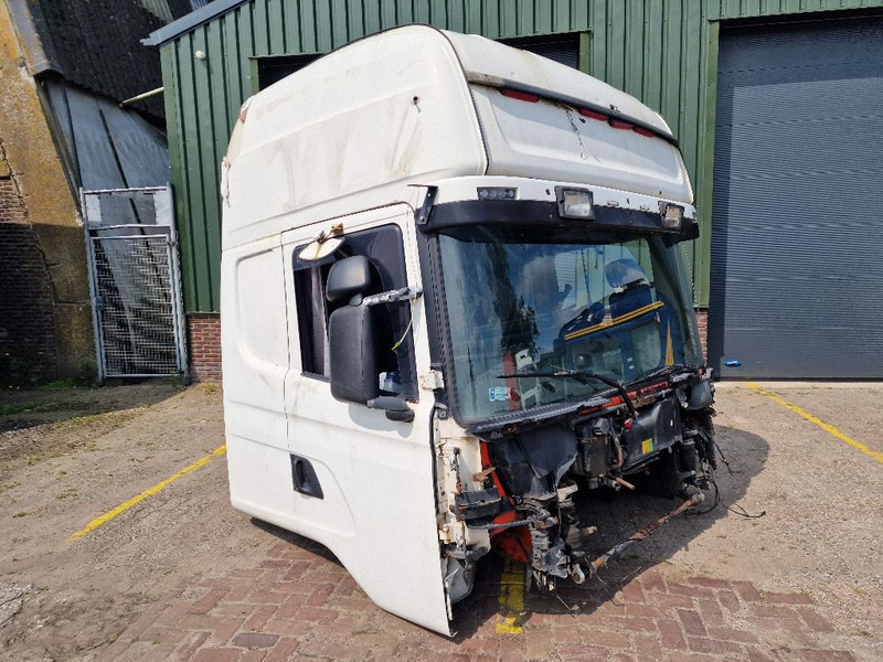 Scania R124 topline cabin - Cab and interior: picture 1 Scania R124 topline cabin - Cab and interior: picture 1