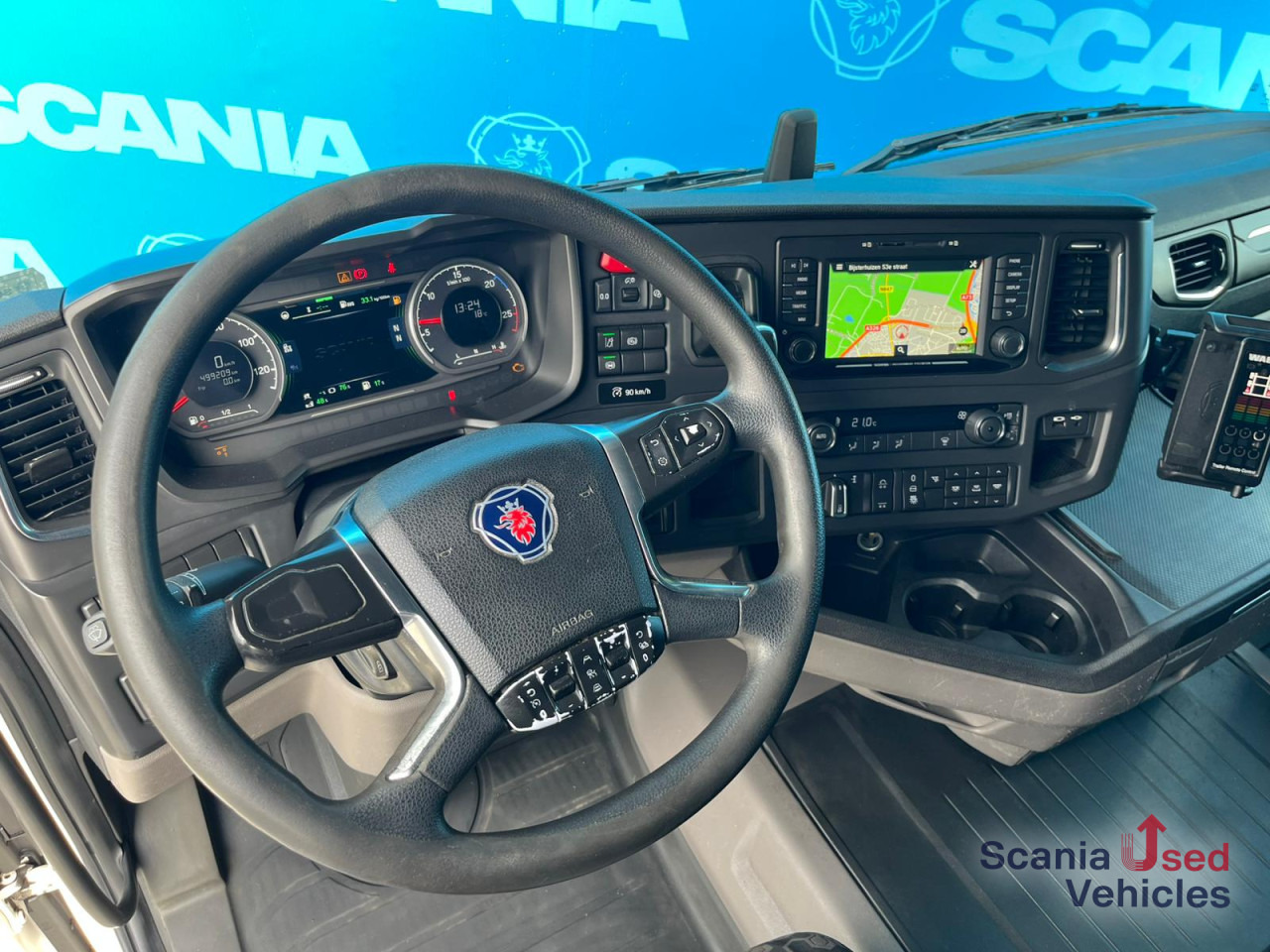 SCANIA R 410 B6x2*4NB LNG RETARDER FRIGO CHEREAU 765x250x - Refrigerator truck: picture 2 SCANIA R 410 B6x2*4NB LNG RETARDER FRIGO CHEREAU 765x250x - Refrigerator truck: picture 2