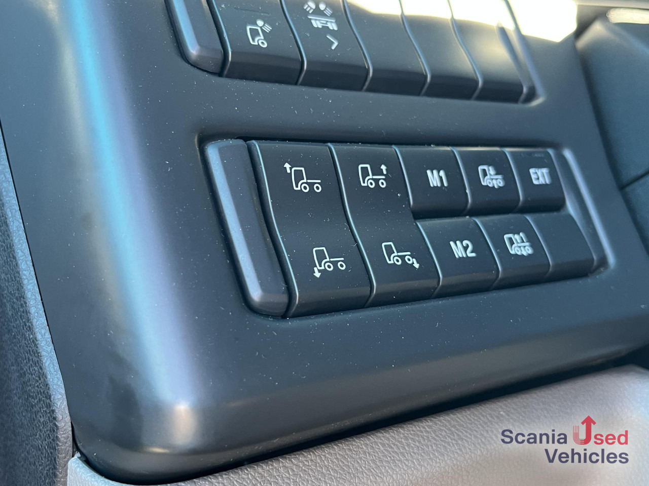 SCANIA R 450 A4x2NB RETARDER DIFF-L FULL AIR 8T P-AIRCO - Tractor unit: picture 4 SCANIA R 450 A4x2NB RETARDER DIFF-L FULL AIR 8T P-AIRCO - Tractor unit: picture 4