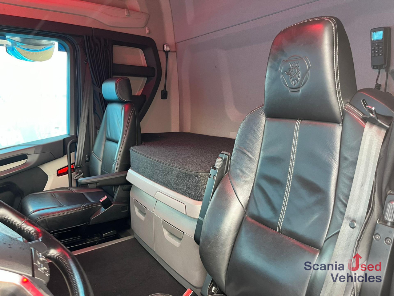 SCANIA R 450 A4x2NB RETARDER DIFF-L KIPPER HYDRO ADR-FL - Tractor unit: picture 3 SCANIA R 450 A4x2NB RETARDER DIFF-L KIPPER HYDRO ADR-FL - Tractor unit: picture 3