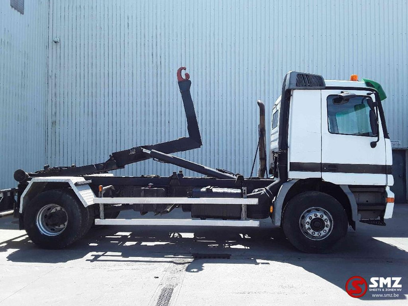 Mercedes-Benz Actros 1831 manual lames airco belgium truck - Container transporter/ Swap body truck: picture 4 Mercedes-Benz Actros 1831 manual lames airco belgium truck - Container transporter/ Swap body truck: picture 4