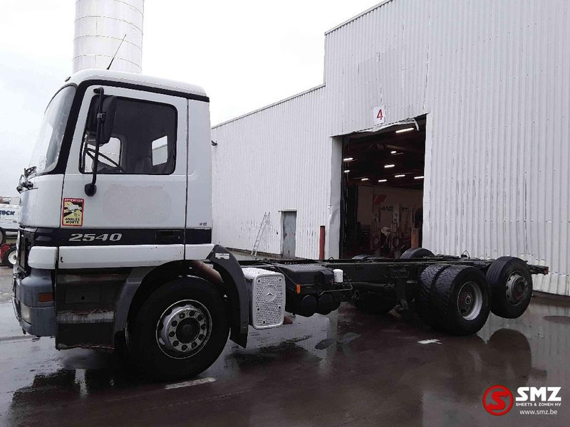 Cab chassis truck Mercedes-Benz Actros 2540 6x2 francais: picture 5