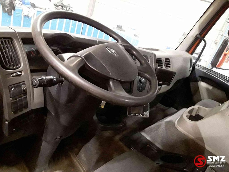 Interior photo 2: Dropside/ Flatbed truck Renault Kerax 430