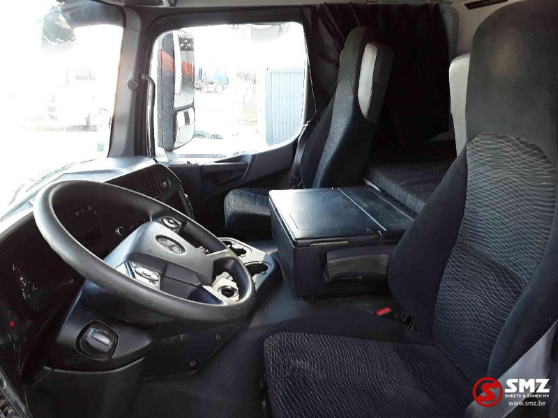 Interior photo 2: Tractor unit Mercedes-Benz Arocs 2051 4x4 Retarder NO hydrodrive!!