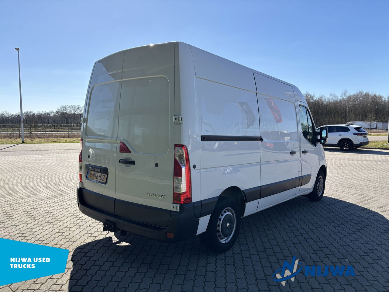 Renault Master T33 130 L2H2 Geïsoleerde bak Kasten - Small van: picture 3 Renault Master T33 130 L2H2 Geïsoleerde bak Kasten - Small van: picture 3