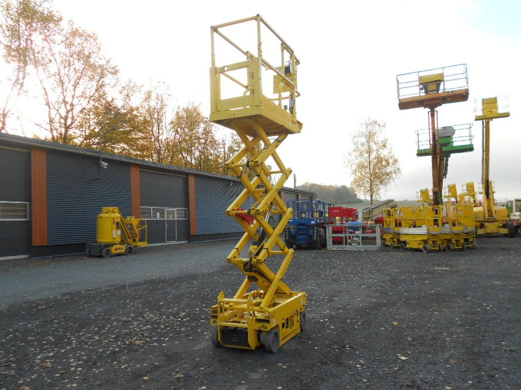 Genie GS 1330, Leichtscherenarbeitsbühne Genie 5,9 m - Truck mounted aerial platform: picture 2 Genie GS 1330, Leichtscherenarbeitsbühne Genie 5,9 m - Truck mounted aerial platform: picture 2