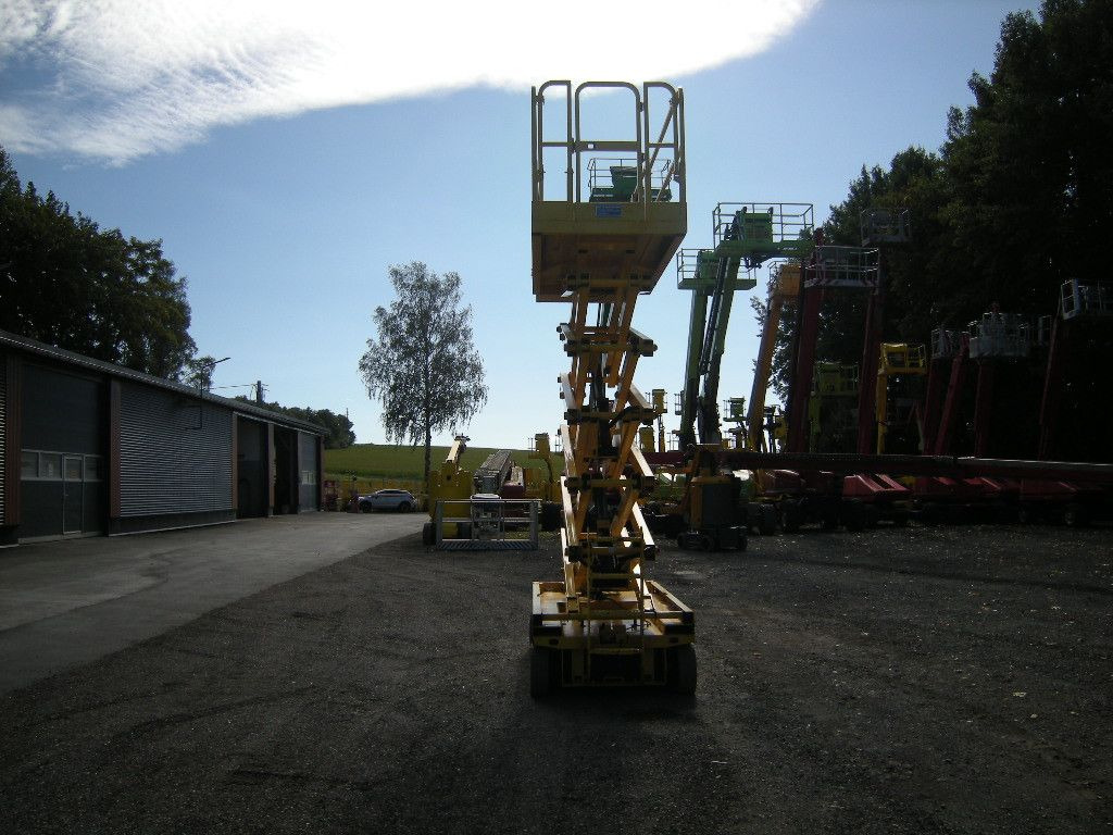 Genie GS 4047 Scherenarbeitsbühne Genie 14 m - Truck mounted aerial platform: picture 3 Genie GS 4047 Scherenarbeitsbühne Genie 14 m - Truck mounted aerial platform: picture 3